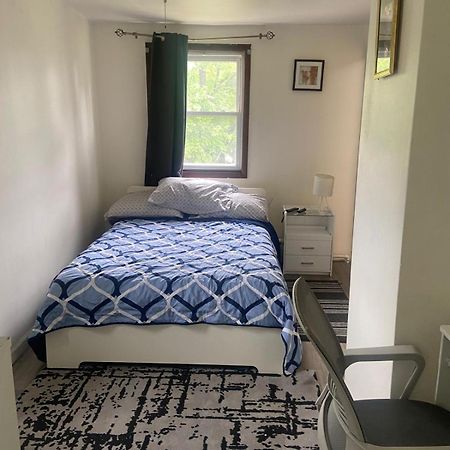 Cozy Room With Private Bathroom New York Exterior photo